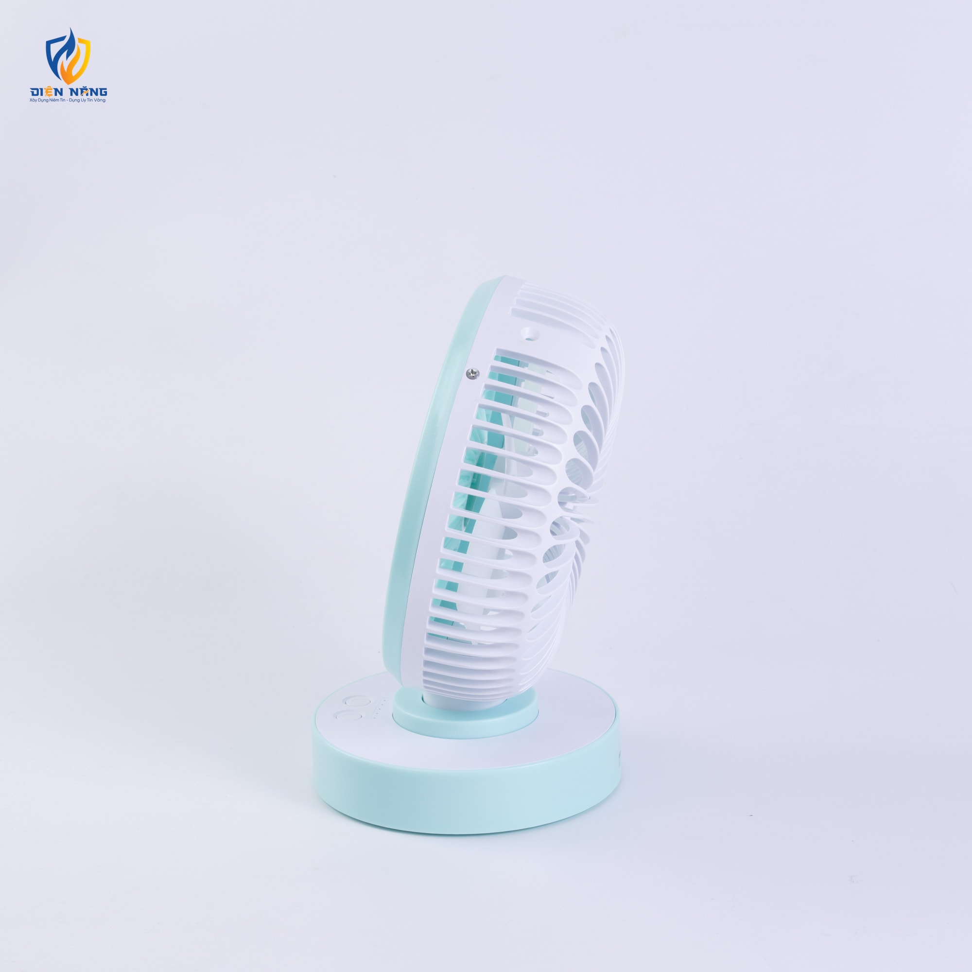 Quạt sạc 6inch, có xoay, NRF6213 - anh 3
