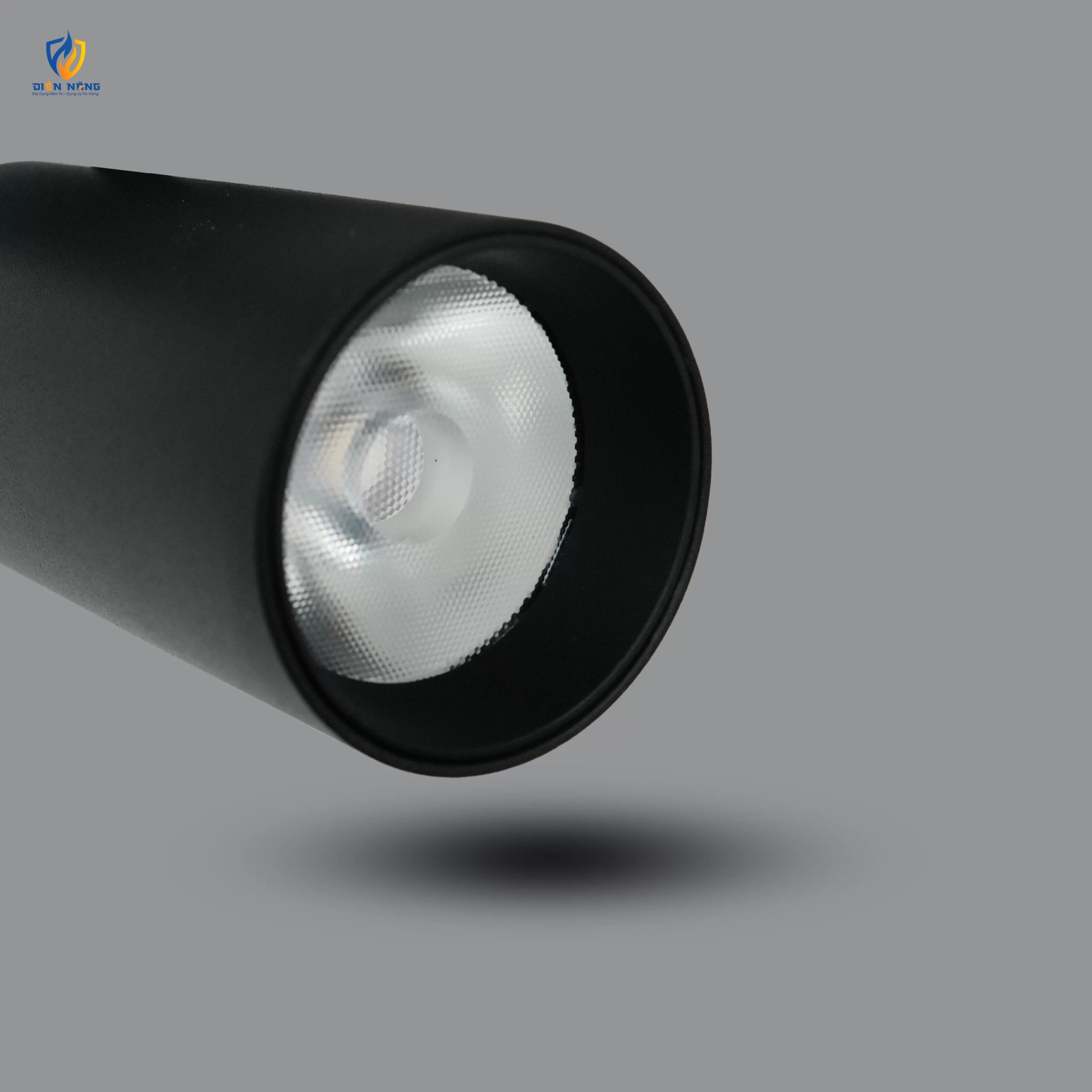 Đèn ray nam châm âm trần pha tiêu điểm12W PM35D12L - anh 2