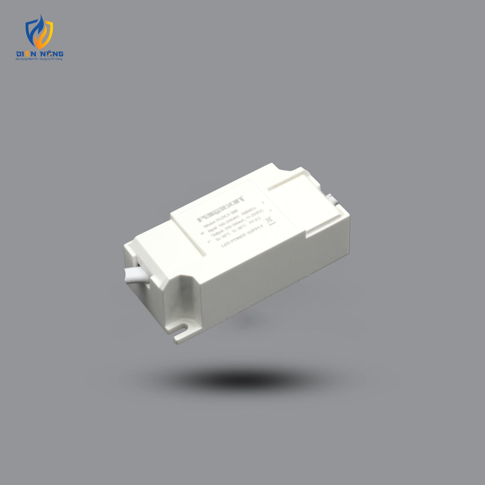 Đèn LED Downlight viền vàng 7W âm trần đổi 3 màu RRDE100L7/CCT - anh 5