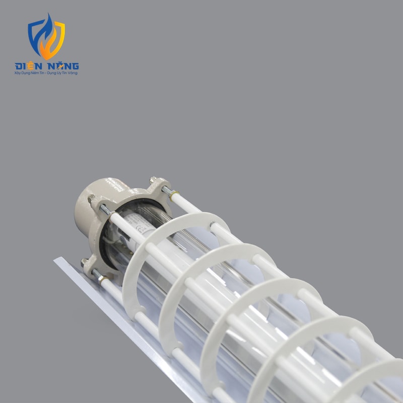 Đèn phòng chống nổ EEW BPY1x36 - anh 2