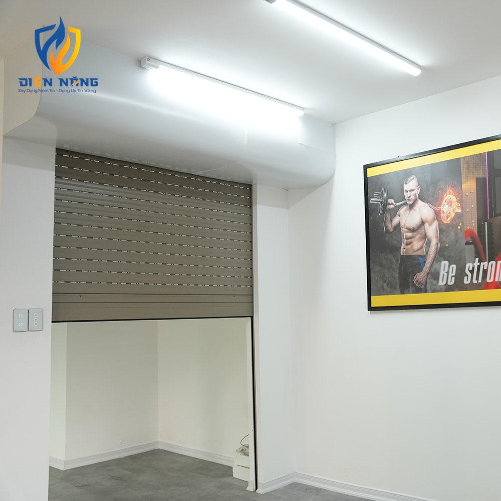 Công tắc cảm ứng cửa cuốn chữ nhật thông minh wifi - anh 3