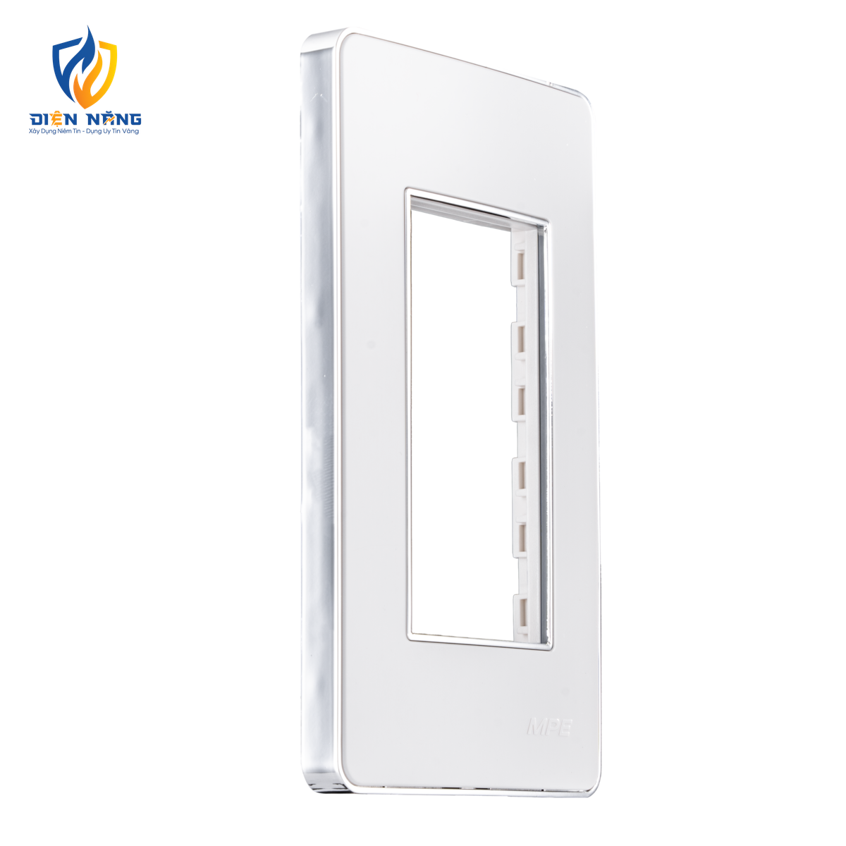 Mặt A60 dùng cho 3 thiết bị viền bạc KT120x70mm mã A603S - anh 2