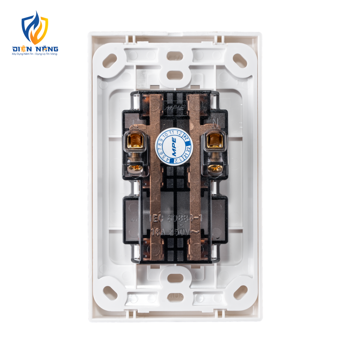 Ổ cắm ba 2 chấu đế liền 16A KT120x70mm mã A20US3N - anh 2