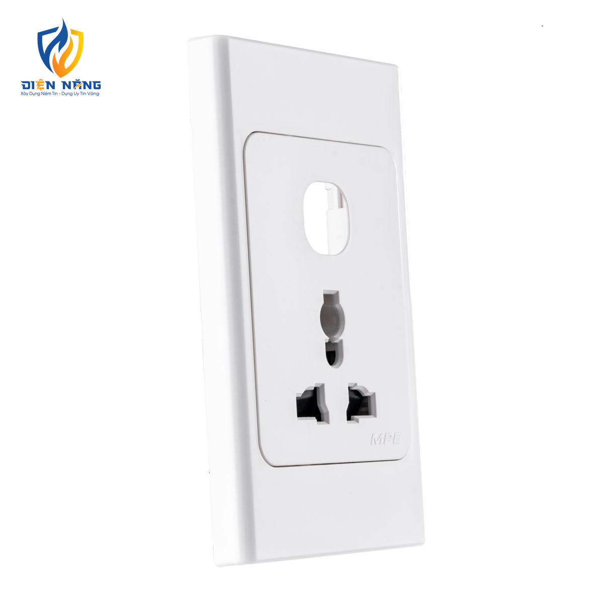 Ổ cắm đơn đa năng 16A + 1 Lỗ mã A20USMXN - anh 2