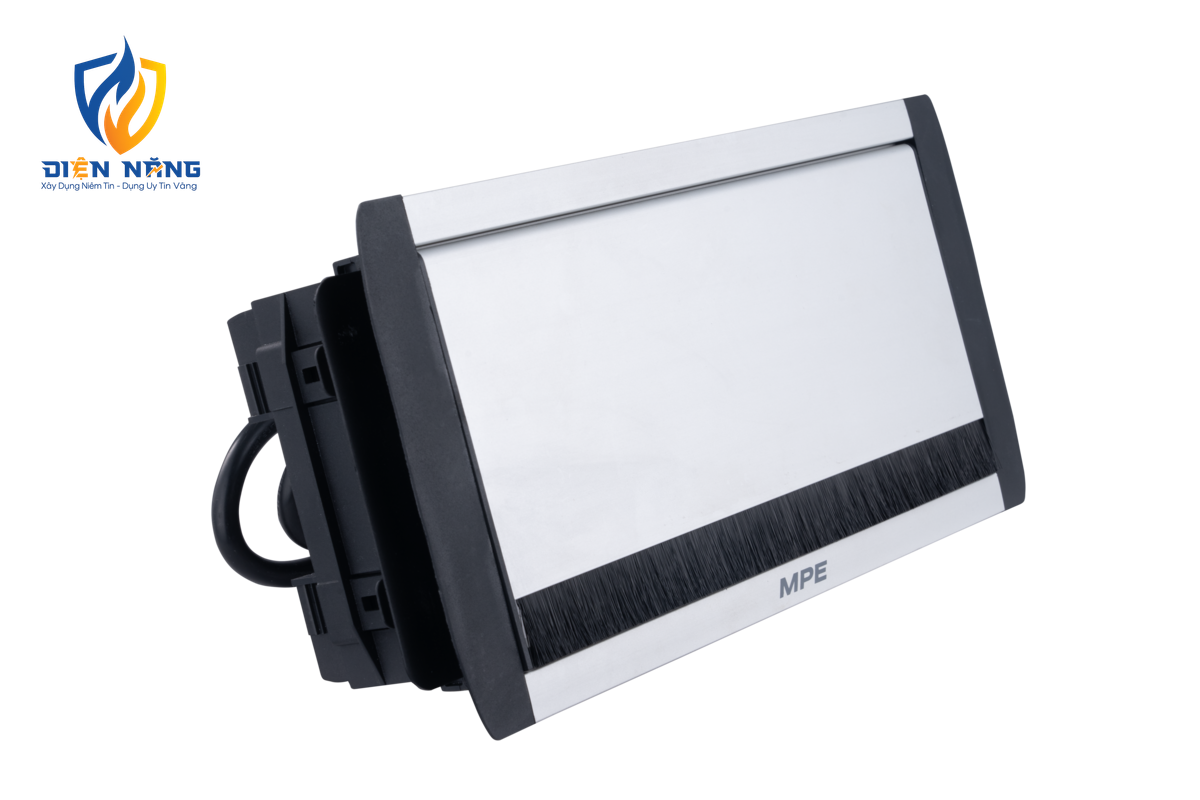 Ổ cắm âm bàn 3 ổ cắm ba chấu TBS2 - anh 3