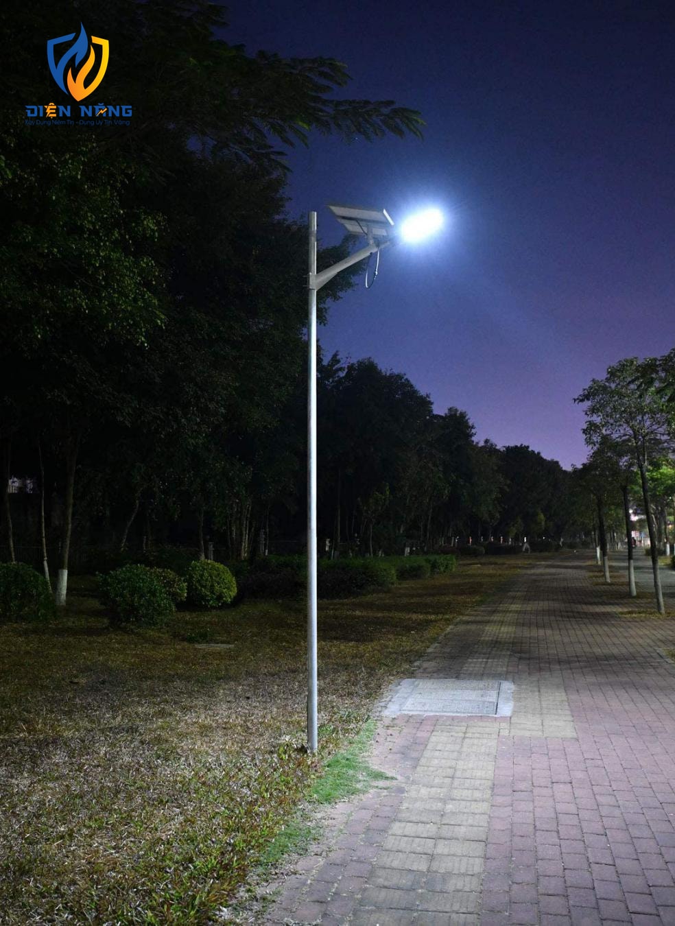 Đèn đường led năng lượng mặt trời KINGECO - anh 3