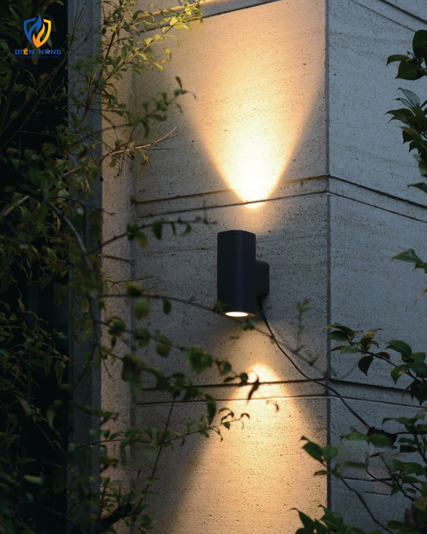 Đèn led gắn tường ngoài trời 122 - anh 2