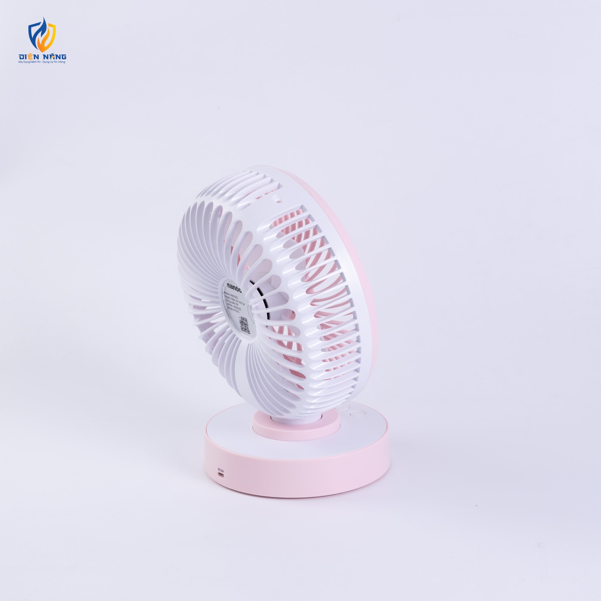 Quạt sạc 6inch, màu hồng, có xoay - anh 6